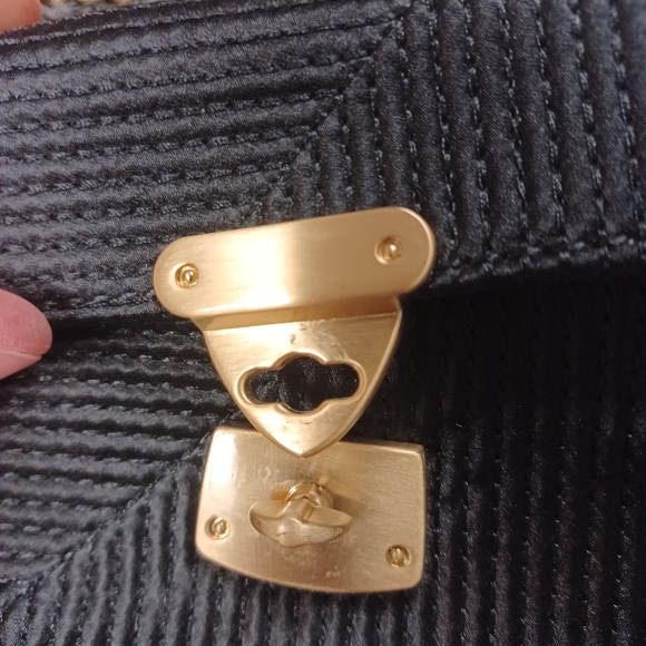 Talbots Black Purse with Gold Chain shoulder bag or crossbody 5" × 5 - Picture 7 of 10